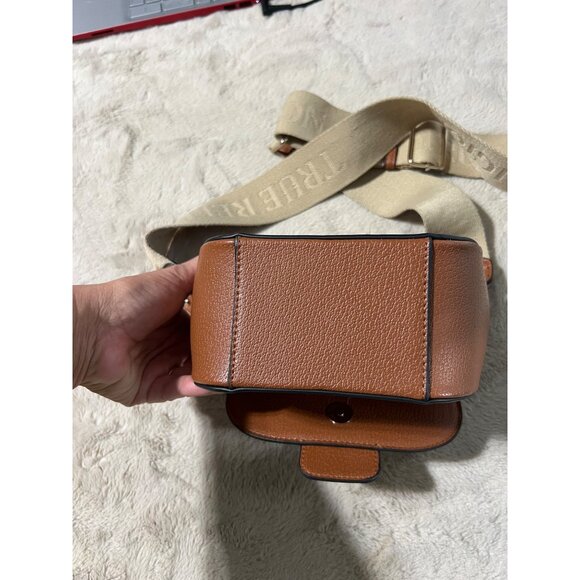 True Religion Tan Crossbody Bag With Gold Logo & Adjustable Canvas Strap - Picture 5 of 9